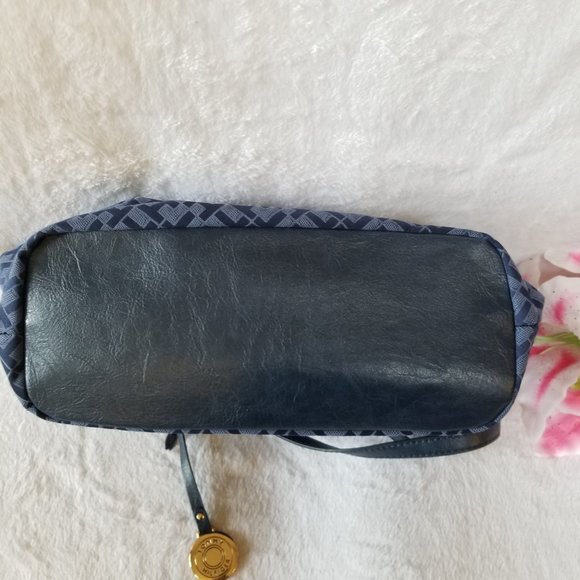 Tommy Hilfiger Monogram Faux Leather Tote - Picture 6 of 14